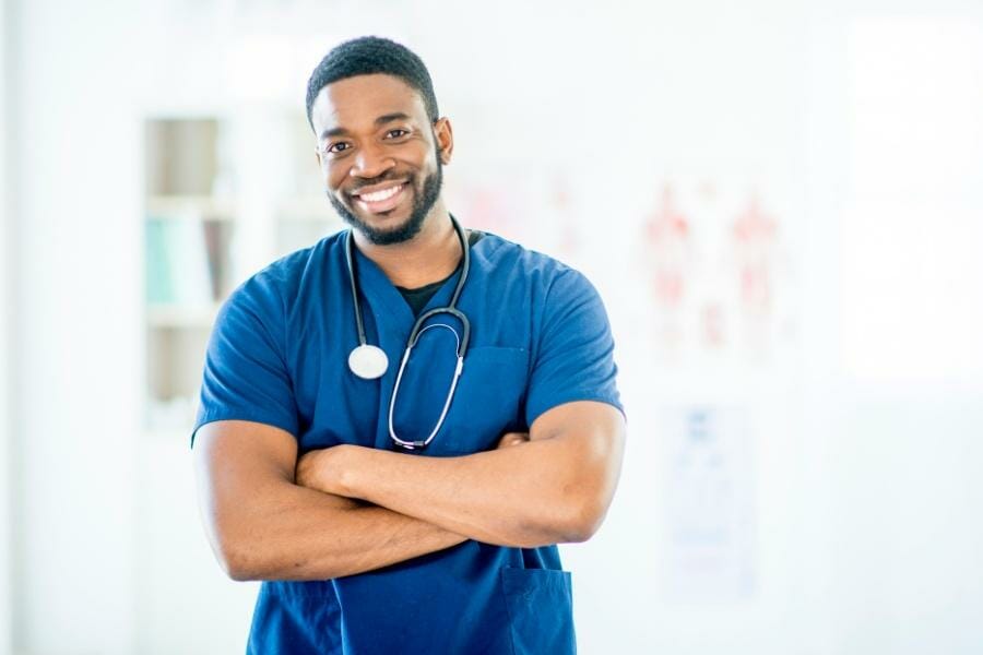 MEN AND NURSING: CHALLENGES, PERCEPTIONS AND  PROPOSALS